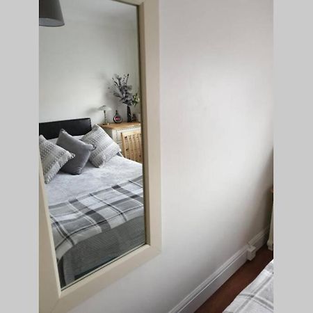 A Home Away From Home With A Big Welcome Erith Buitenkant foto